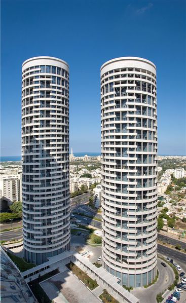 קובץ:Yoo towers.jpg