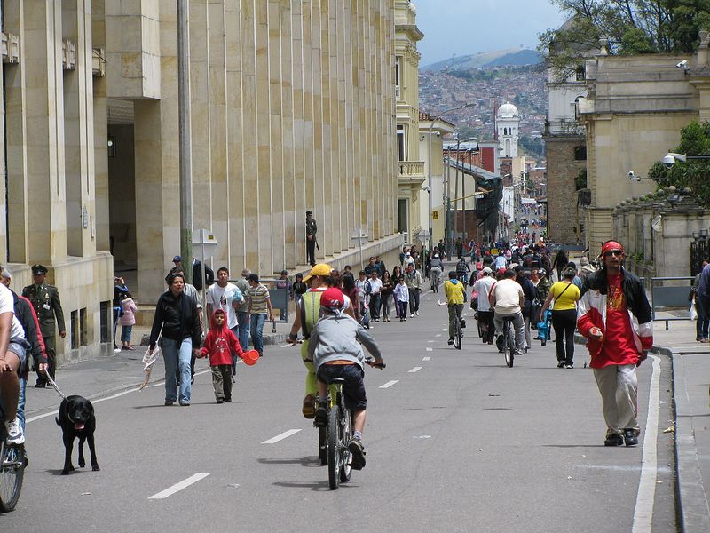 קובץ:Ciclovia em Bogotá.jpg